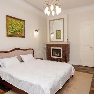 https://del-rey-luxury.hotelslviv.net