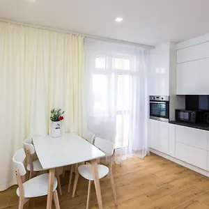 https://8-lviv.hotelslviv.net